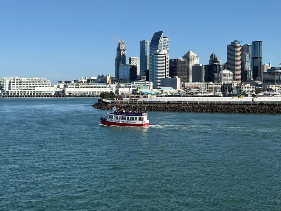 Auckland: Scenic Wine and Cheese Harbour Cruise - Live Commentary Over the Sights: Getting the Most From the Guide