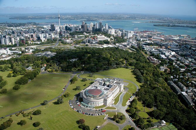 Auckland Shore Excursion: Half-Day Guided City Tour - Getting oriented fast: Queen Street, Ponsonby, and the Auckland Domain