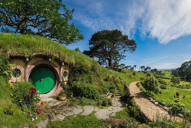 Auckland to Hobbiton Movie Set Private Tour - Price and Value: Is $561.62 Per Person Reasonable?