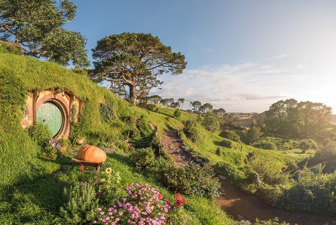 Auckland to Rotorua via Hobbiton Small Group Tour (One Way) - Hobbiton Movie Set: the 2.5-hour guided visit that fans will love