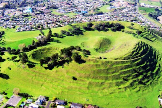 Auckland Urban Māori Experience with Transportation - Getting There: Private, Air-Conditioned Transport and a Simple Start