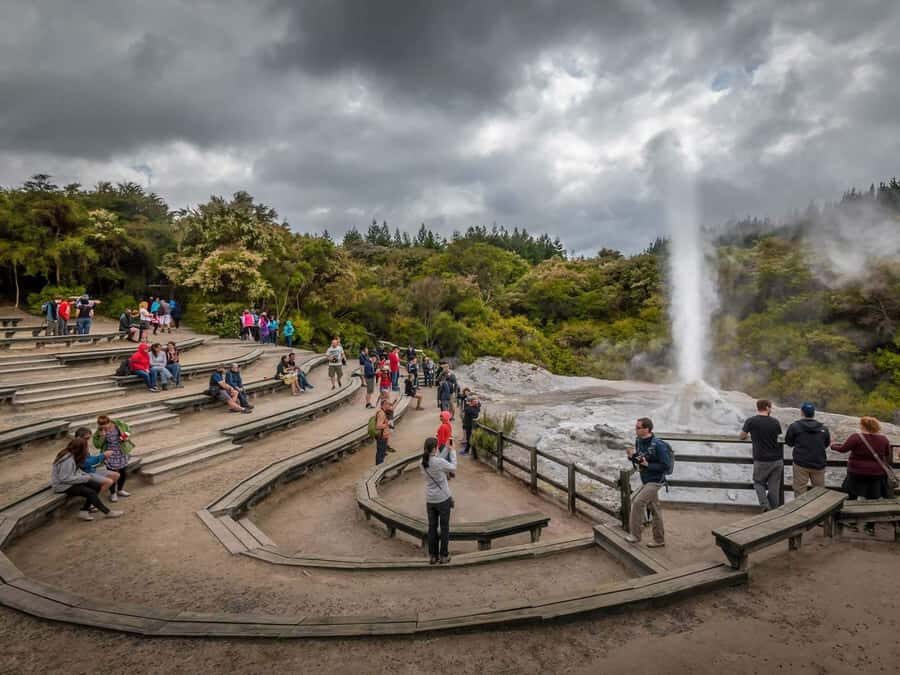 Auckland: Wai-O-Tapu, Maori Haka & Hot Springs Rotorua Tour - Blue and Green Lakes: a cool contrast to geothermal heat