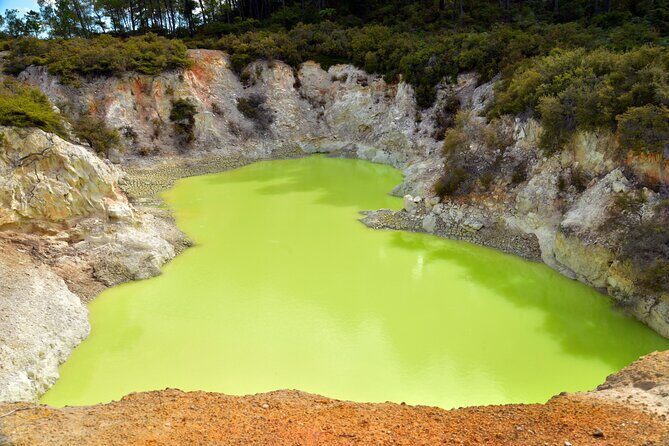 Auckland: Wai-O-Tapu, Polynesian Spa & Maori Haka Day Tour - Polynesian Spa Deluxe Lake Spa: Minerals and Lake Views for Real Recovery