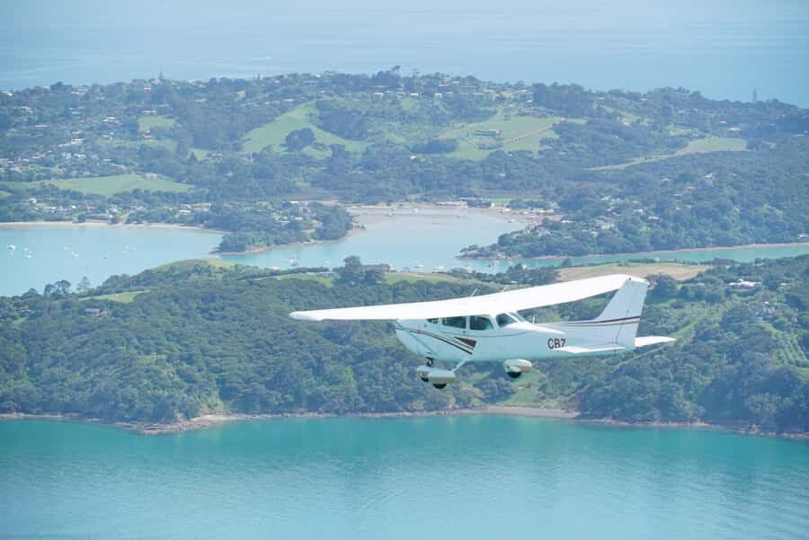 Auckland: Waiheke Island Wine and Food Tasting with Flights - Why this Waiheke day starts with a plane, not a ferry