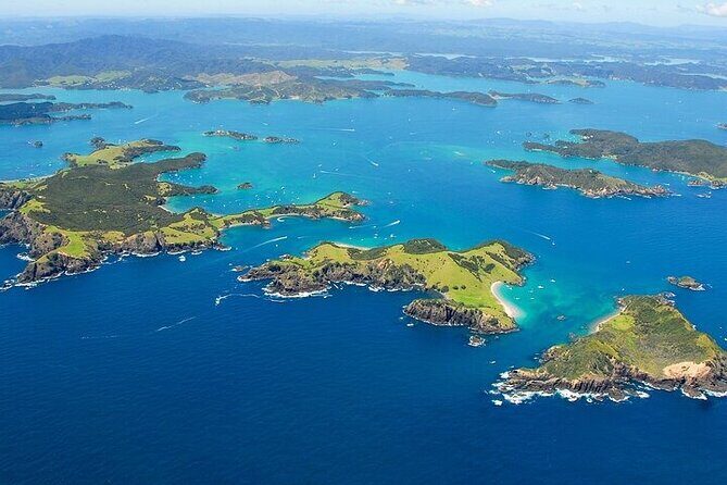 Bay of Islands Private Tour - Weather and sea conditions: plan for wind and showers