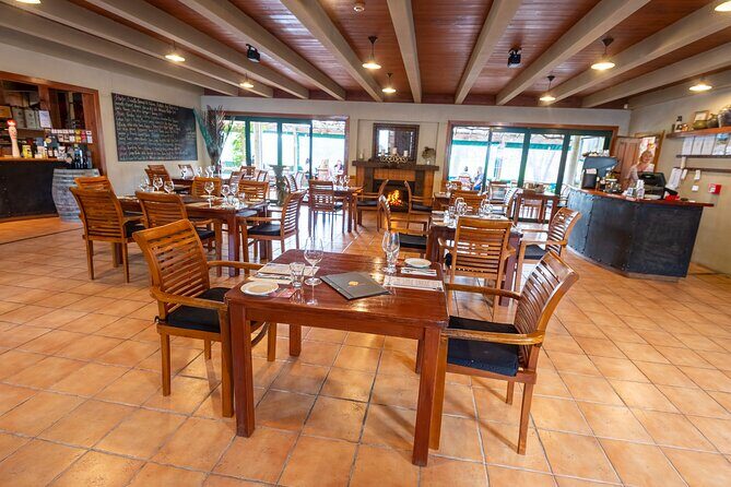 Bay of Islands, Spirit & Craft Beer Tour with Lunch - Ake Ake Vineyard: learning grape growing and sampling classic whites