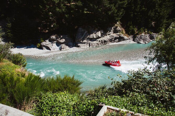 Best of Queenstown Guided Tour with Wine Tasting & Boat Cruise - Guides make a difference: what the tour’s narration tends to deliver