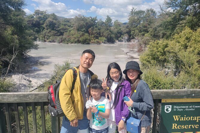 Boutique tour , Mt Maunganui, NZ farm, Rotorua lakes/geothermal - The drive-in views: Mangorewa River and the Pacific glimpses