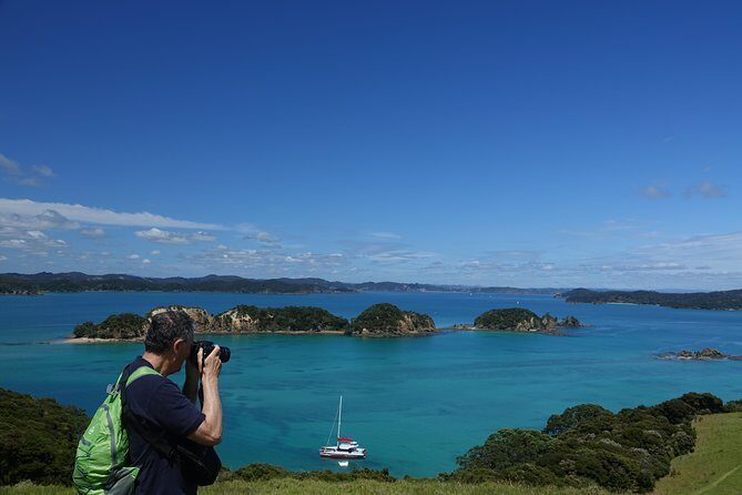 Carino Wildlife Cruises - Island and Wildlife Day Cruise - What to bring (and what to wear) for a comfortable wildlife day