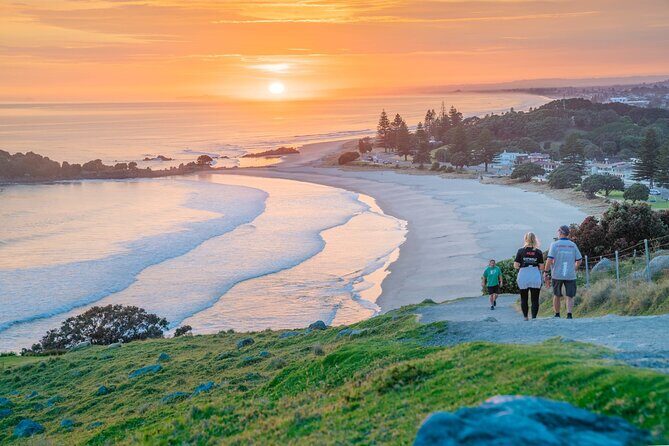 Cathedral Cove & Hot Water Beach with Lunch from Auckland - Key highlights at a glance