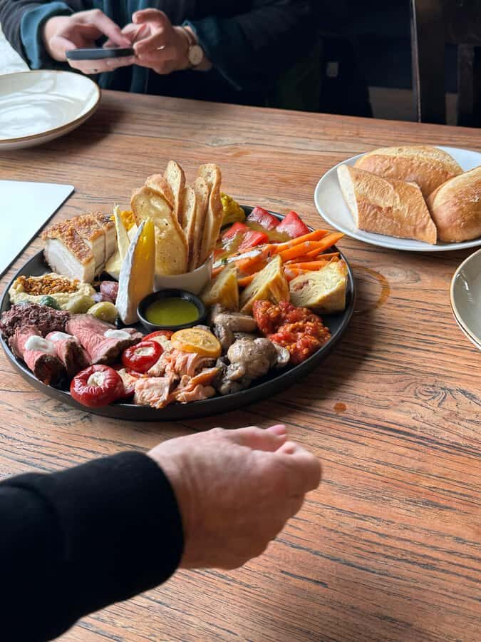 Chefs Private Martinborough wine tour with Gourmet Lunch - The chef guide: where the tasting actually becomes learning