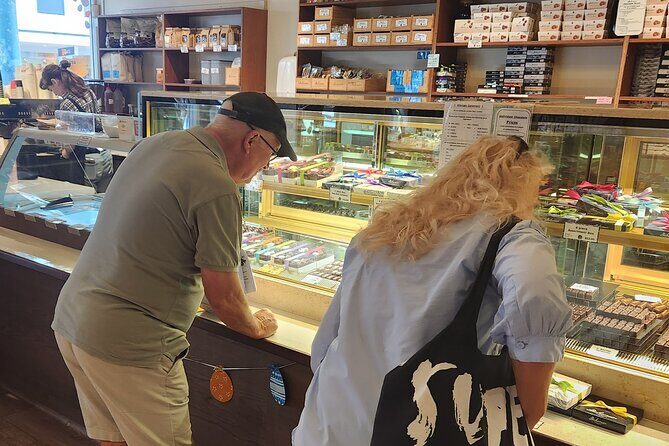 Chocoholics Walking Odyssey Wellington - Hot chocolate and pastries: the warm sweet anchors