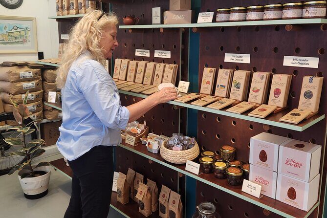 Chocoholics Walking Odyssey Wellington - Cultural and historical commentary that actually connects to what you’re eating