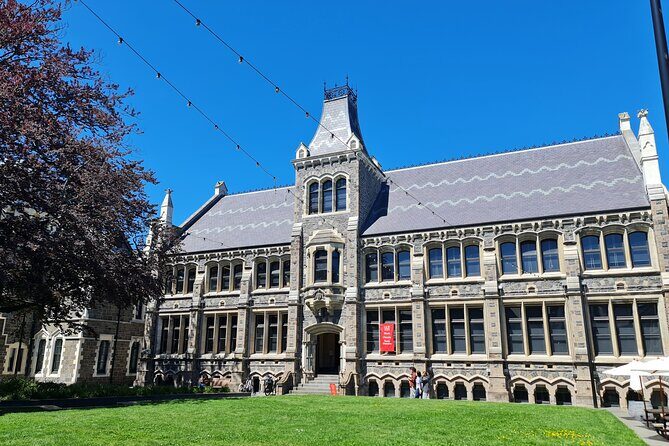 Christchurch City Highlights Half Day Tour - Small-group guiding: the difference between hearing a fact and getting the story