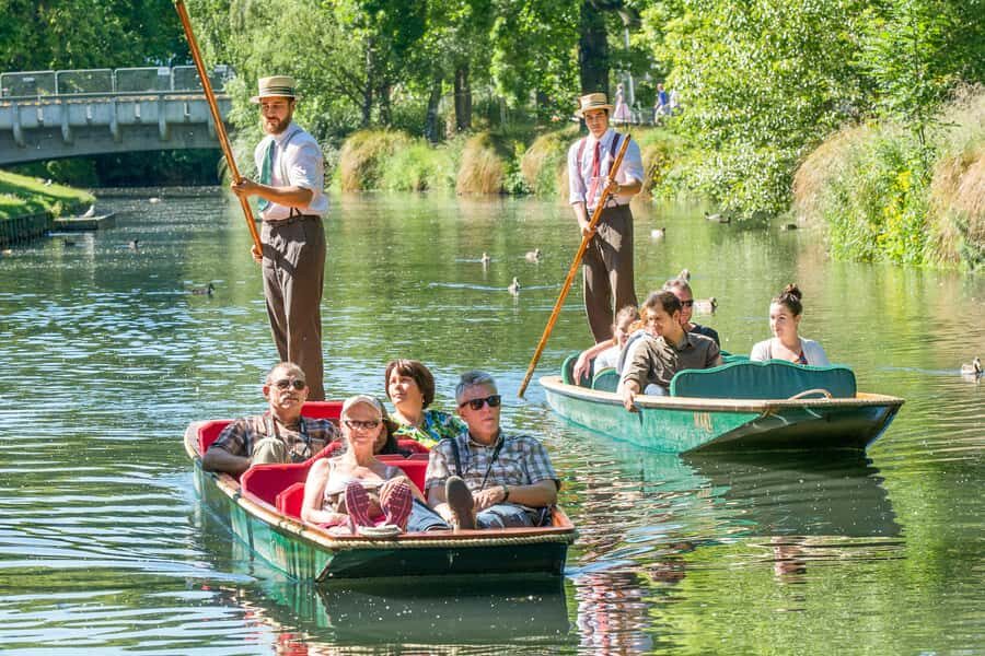 Christchurch: Gondola Ticket and Punt Ride on the Avon River - Avon River Punt by Christchurch Attractions: The Edwardian boat ride that sets the tone