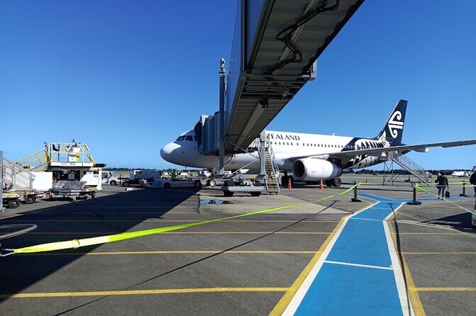 Christchurch International Airport :Airport to City Centre - Driver Service Level: On-Time, Friendly, and Helpful with Baggage