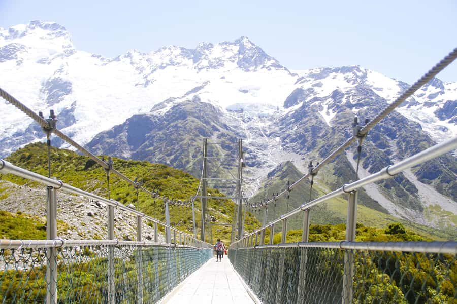 Christchurch: Lake Tekapo Stargazing & Mount Cook 2-Day Tour - Lake Tekapo After Dark: Church of the Good Shepherd Stargazing Session