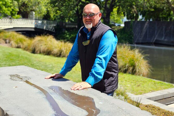 Christchurch Secret Inner City Walking Tour and Hidden Gems - Bridge of Remembrance: your easy orientation point