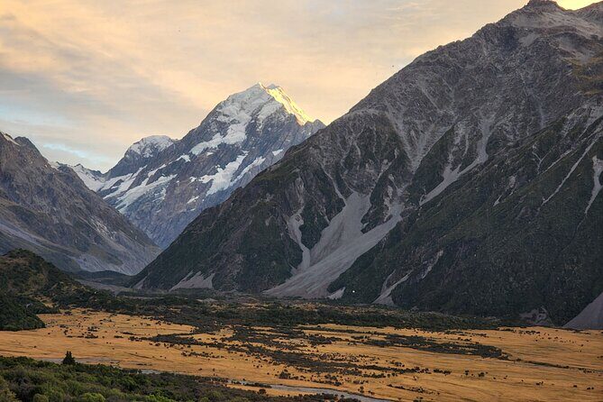 Christchurch to Queenstown via Lake Tekapo and Mt Cook (1 way) - Kawarau Suspension Bridge and Roaring Meg as your Queenstown warm-up
