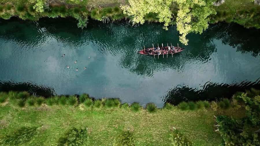 Christchurch: Waka Paddling Experience on the Avon River - Why paddling the Avon River in a traditional waka feels different