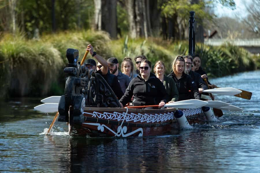 Christchurch: Waka Paddling Experience on the Avon River - How far up the river do you go?