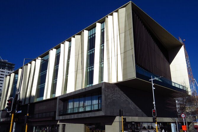 City Highlights by Tesla - 3hrs - Arts Centre Makete: schools, college beginnings, and a creative precinct feel