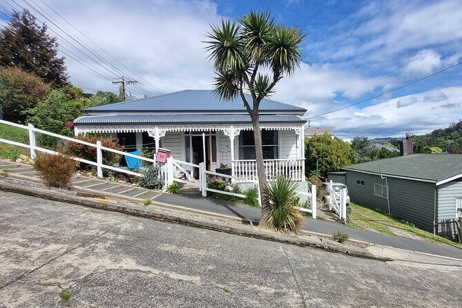 City Highlights, Larnach Castle & Peninsula Views - Guides Make the Day: Russ, Malcolm, and Local Storytelling