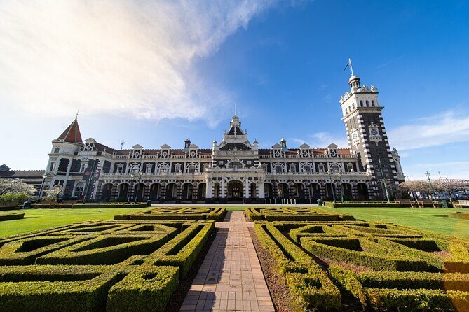 Cruise Dunedin City and Castle Tour - The Octagon and Dunedin Railway Station: quick hits that set the tone