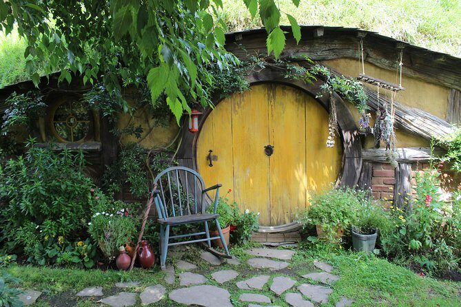 Day Tour Hobbiton + Rotorua from Auckland in Luxury Minibus - Comfort Tips for a 13-Hour Day Trip