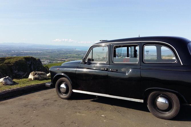 Deco City Black Cab Tours and Shuttles - The black London Taxi Limo: comfort, capacity, and that red carpet feeling