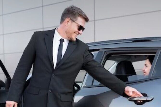 Direct & Quick Auckland Airport Transfer to/from Hotel in SUV - Private Auckland Airport SUV: a stress-free start or finish