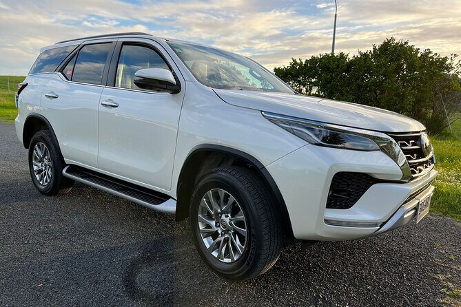 Direct & Quick Auckland Airport Transfer to/from Hotel in SUV - Comfort on the ride: WiFi, chargers, water, and SUV space