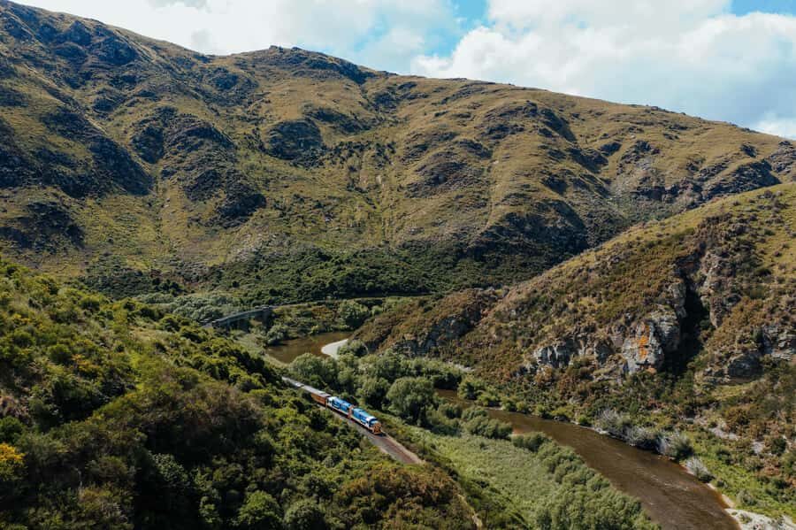 Dunedin: Scenic Railway Tour Through the Taieri Gorge - The Taieri Gorge run: viaducts, tunnels, and the photo rhythm