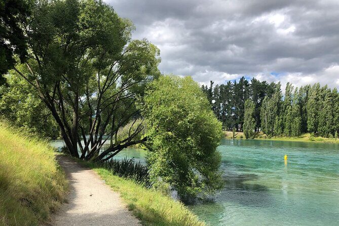 ebike tour lake Hawea river track to Wanaka - The Hawea Whitewater Park Stop: Free to Watch, Fun to Learn From