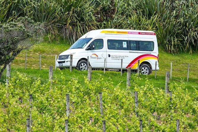 Flavours of Waiheke, wine, beer, spirits INCLUDES lunch - MAX 11 - 5.5 hours well used: getting oriented with quick coastal views