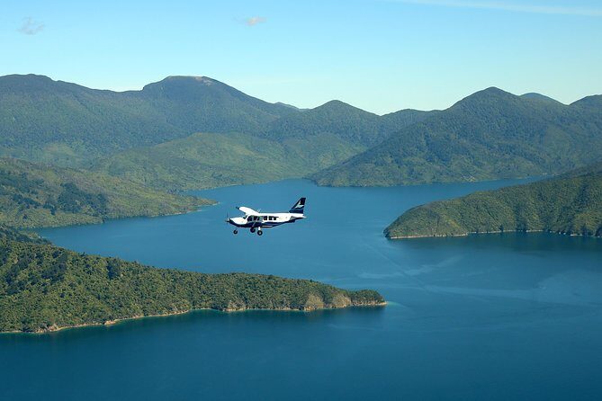 Flight Experience our Water and Wilderness Scenic Tour - Getting airborne: what the small plane experience feels like