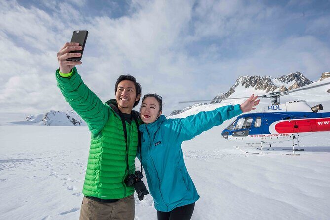 Fox Glacier: Neve Discoverer Helicopter Flight with Snow Landing - Pilot personality and safety: what “professional” means here