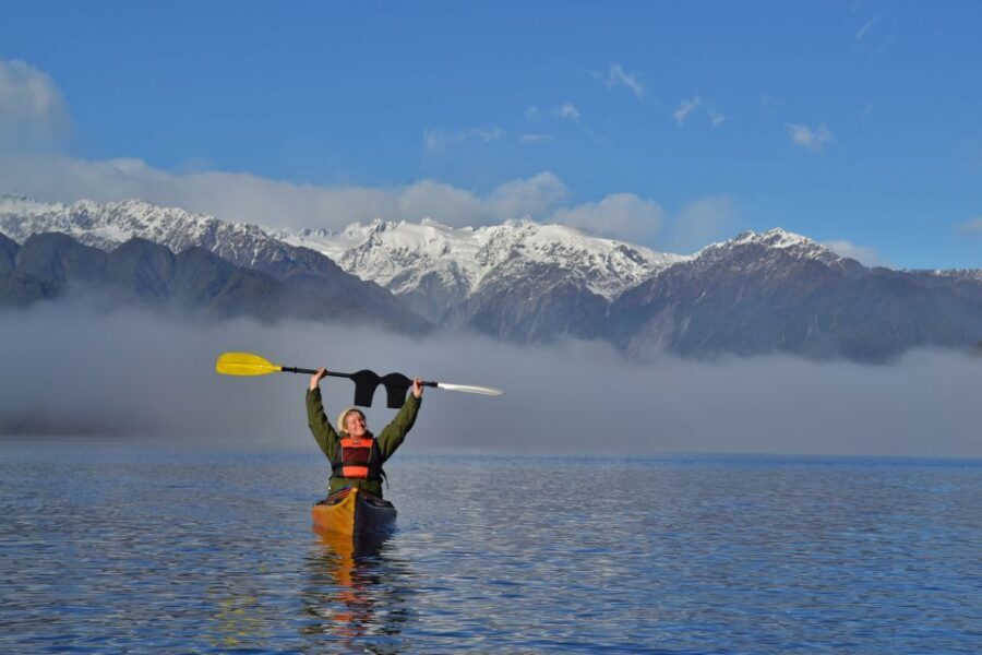 Franz Josef: 3-Hour Kayak Tour on Lake Mapourika - Photography on a moving lake: when the weather helps