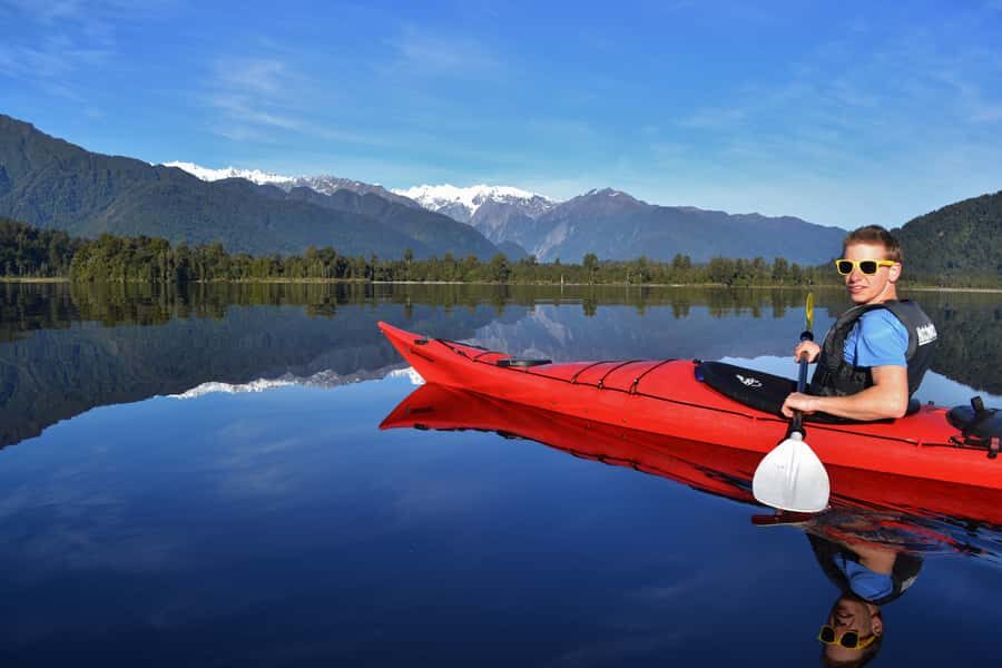 Franz Josef: 3-Hour Kayak Tour on Lake Mapourika - What to pack for a comfortable 3-hour paddle