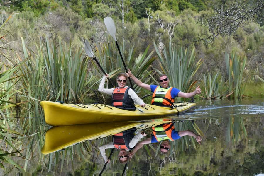 Franz Josef: 3-Hour Kayak Tour on Lake Mapourika - From 30 Main Road to the lake: the transfer and meeting setup