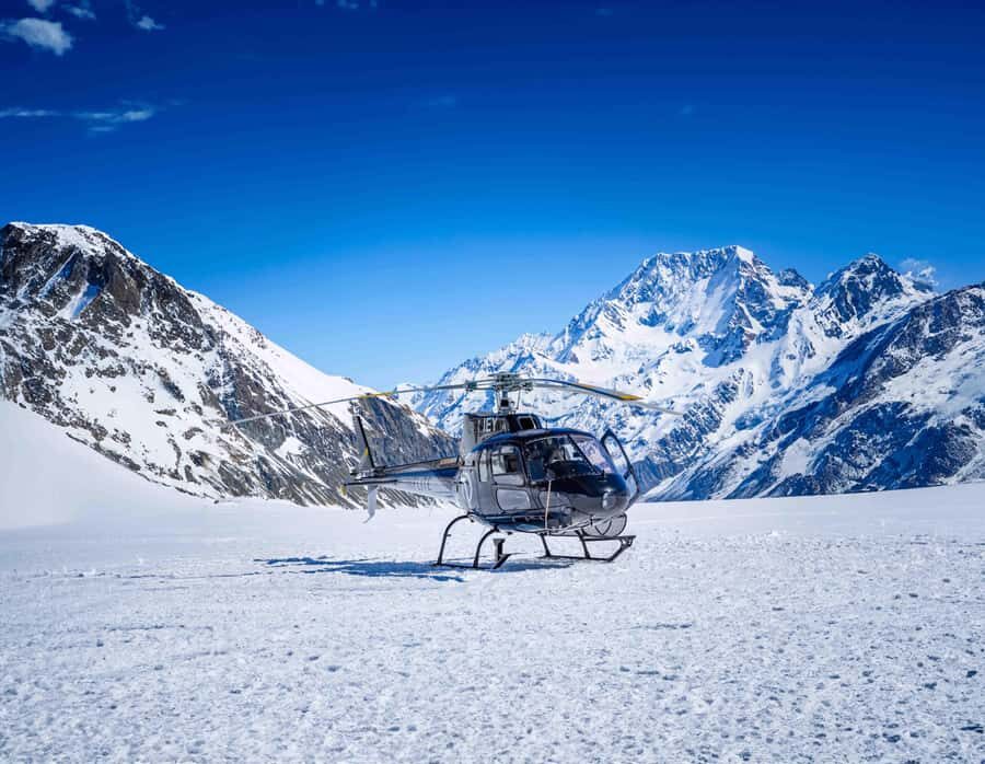 Franz Josef: 30-min Flight Franz Josef & Tasman Glaciers - The glacier landing: what you get when you step out on Tasman