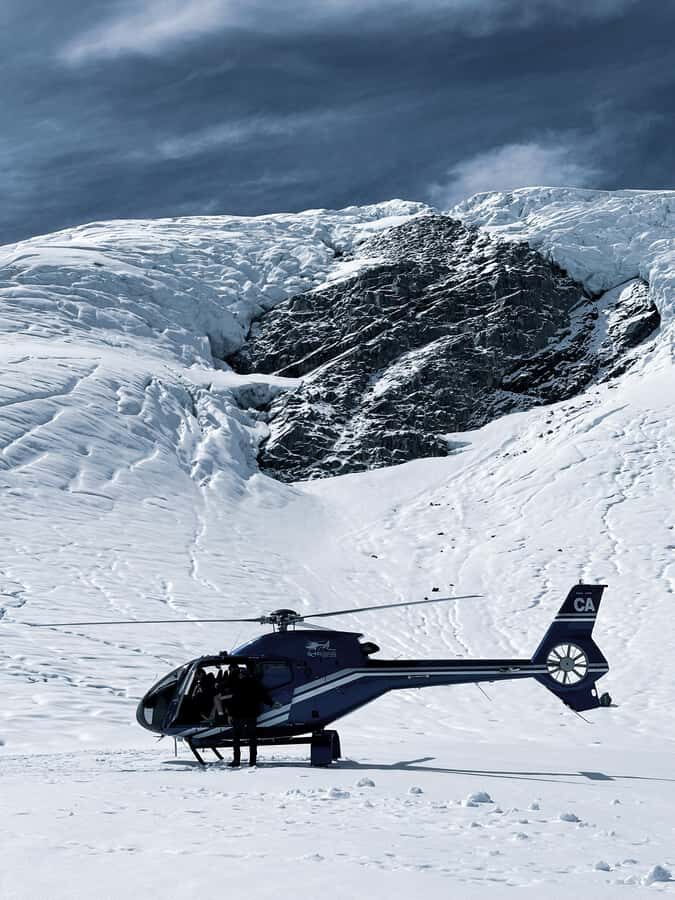 Franz Josef: 4-Glacier Helicopter Ride with 2 Landings - Shackleton Glacier and the Ice-Lake Moment