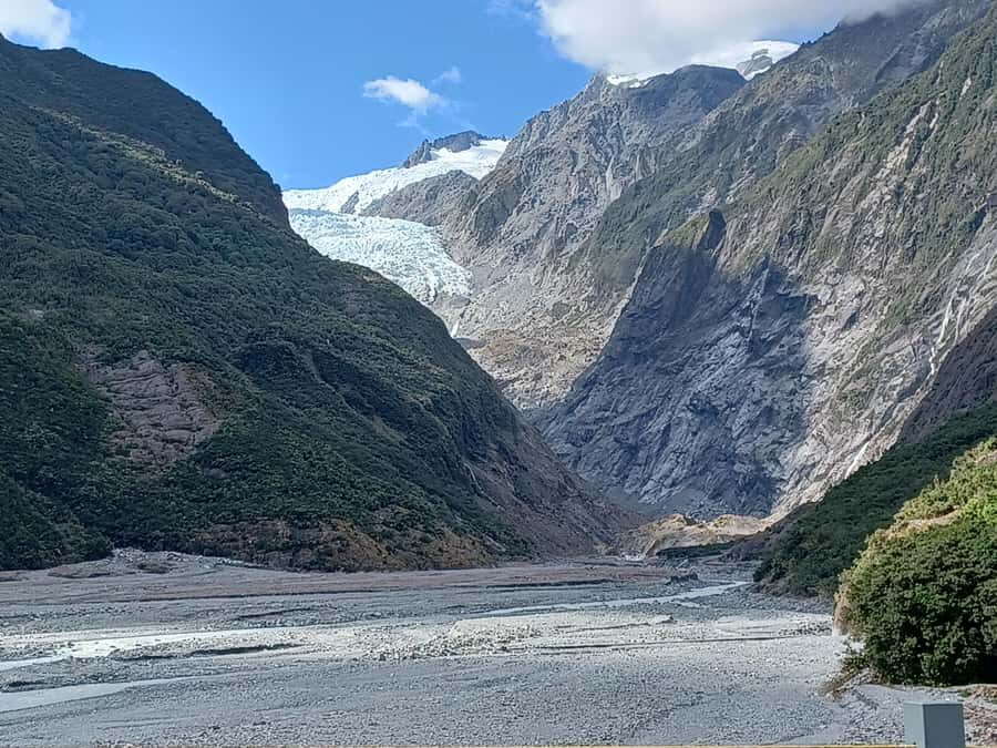 Franz Josef: Franz Josef Glacier Lookout Guided Walk - The Guides: Why This Tour Feels Personal (and Sometimes Funny)