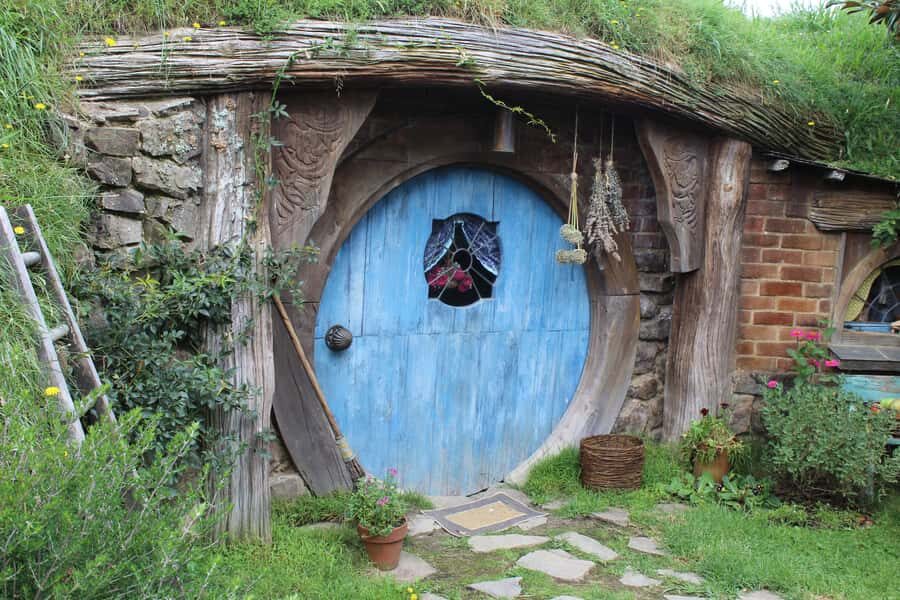 From Auckland: Hobbiton Afternoon Tour - Price and value: what $223 buys you on an 8-hour day