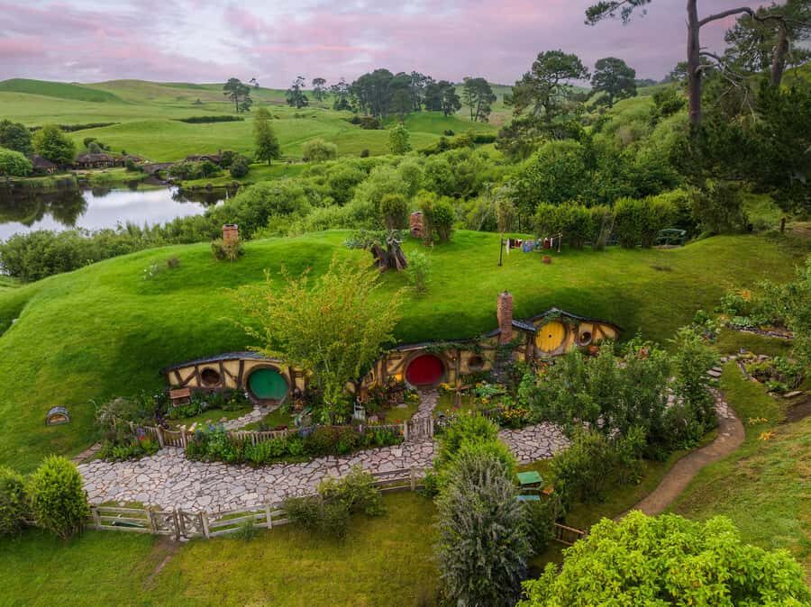 From Auckland: Hobbiton Movie Set - Private Tour - Key Points at a Glance