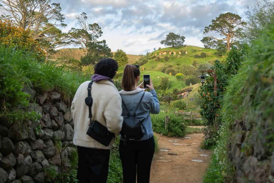 From Auckland: Hobbiton Movie Set Trip with Guided Tour - Key things to know before you go