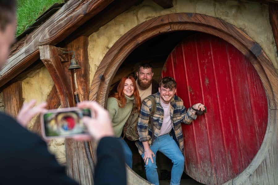 From Auckland: Hobbiton Movie Set Trip with Guided Tour - Gift Shop timing: 30–45 minutes to grab souvenirs without derailing the day