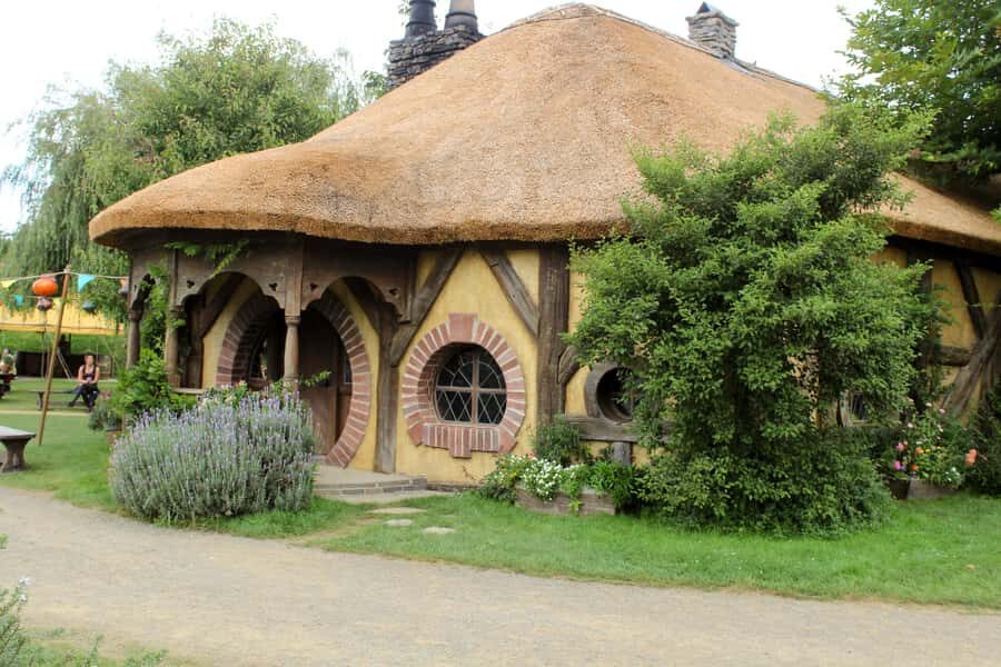 From Auckland: Hobbiton & Rotorua Tour with Lunch at Te Puia - The Green Dragon Inn Drink: Small Included Touch, Big Mood