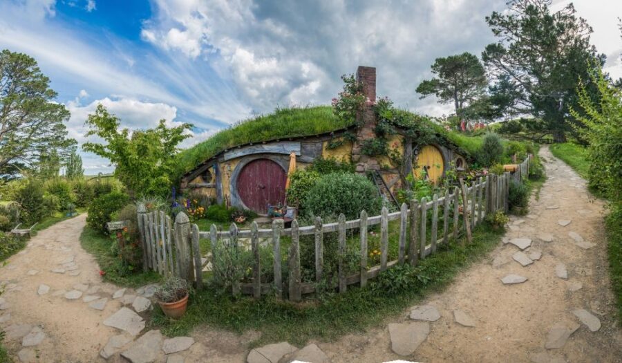 From Auckland: Hobbiton & Waitomo Caves Day Trip with Lunch - Should You Book This Hobbiton & Waitomo Day Trip?