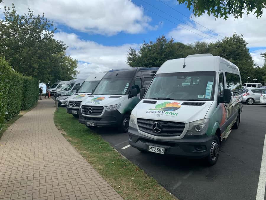 From: Auckland: Rotorua via Hobbiton Tour One Way Tour - Time, comfort, and who this tour suits best